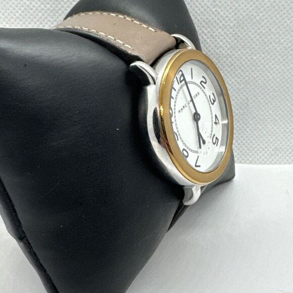 Marc Jacobs Riley MJI603 Women\'s Brown Leather Analog Dial Quartz Watch JNA248 main image 9